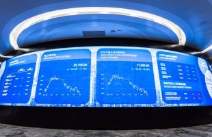 科技股拖累纳指下挫 港股考验10天线支持